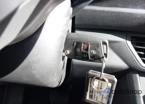 2024 Volkswagen Jetta 1.5T S z USA, uszkodzony, nr VIN 3VW5M7BU9RM035596